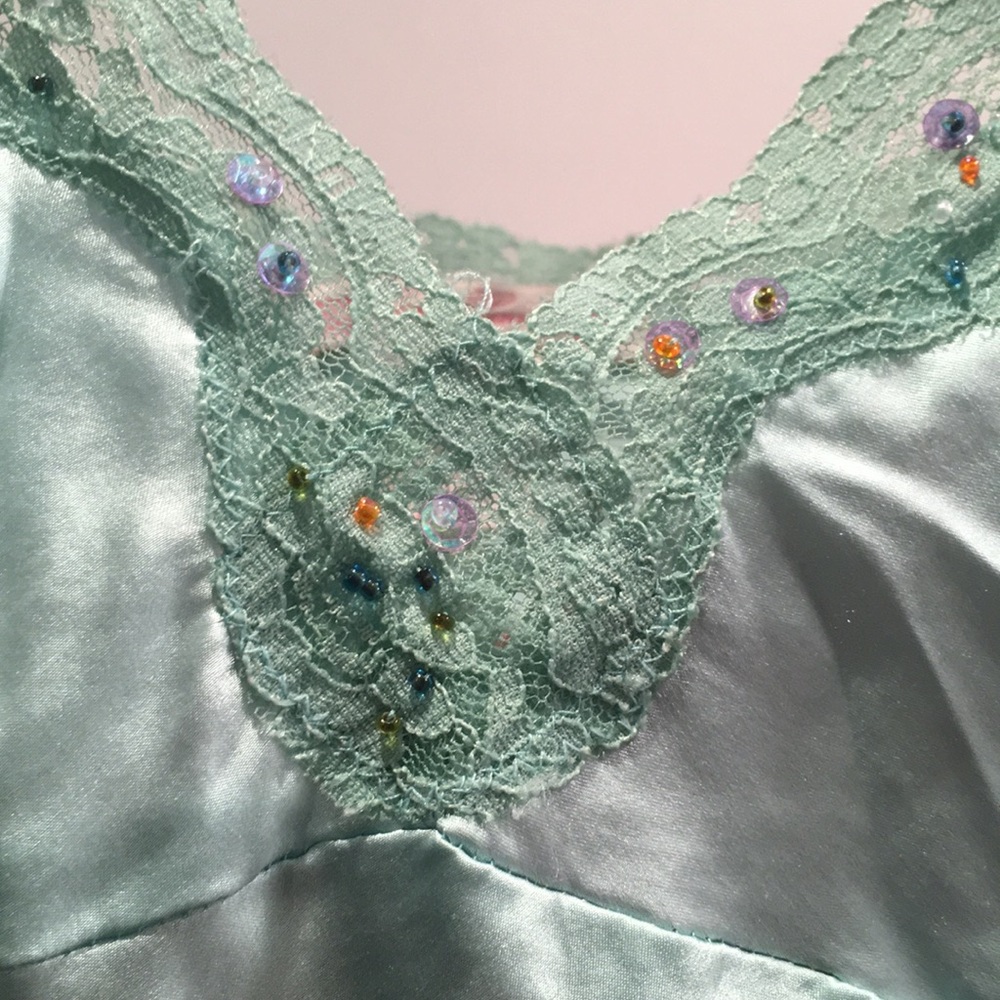 NWOT Silk Tank with Lace & Beading Trim Going Out Top - Picture 3 of 10
